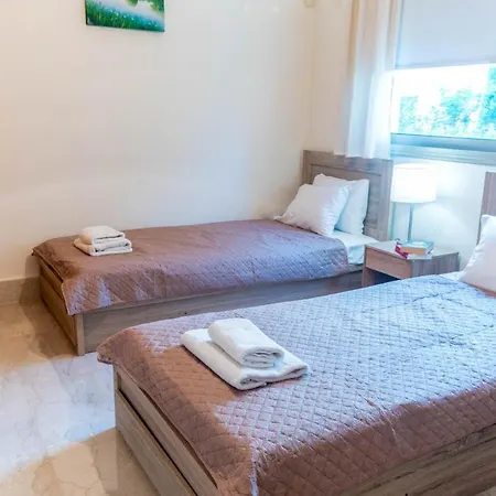 Villa Sleeps 6 With Pool And Air Con Mavroli